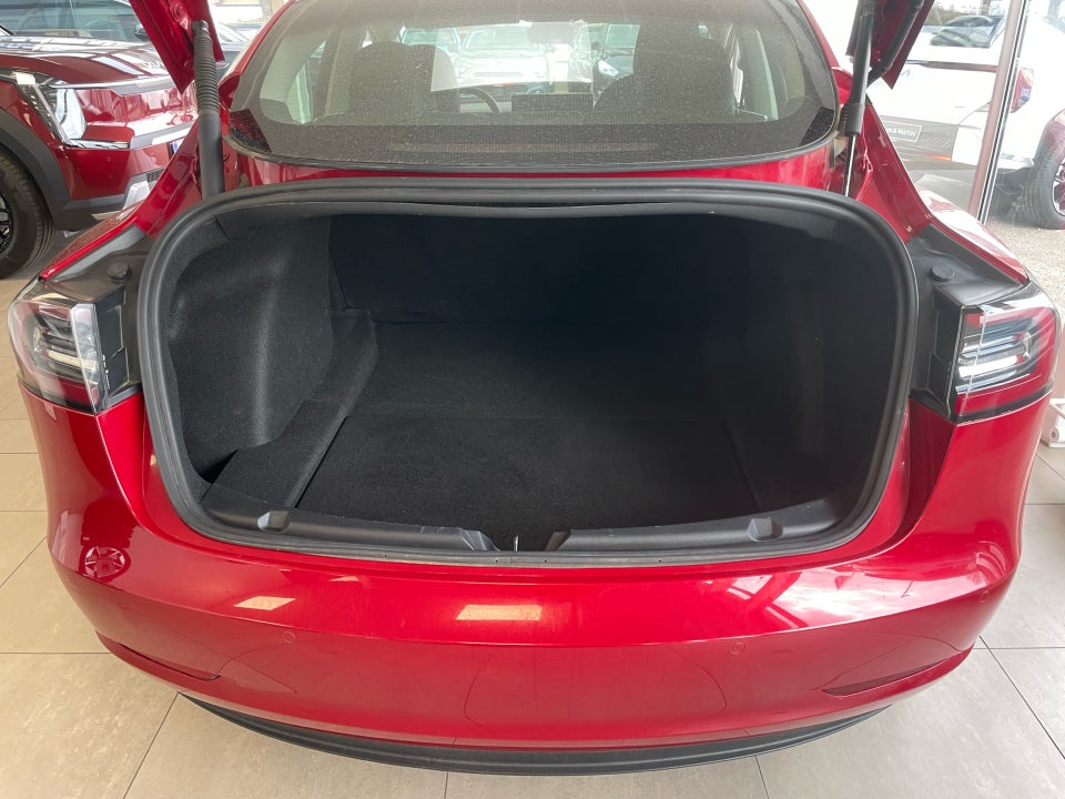Tesla Model 3 Standard Range+ RWD 4d