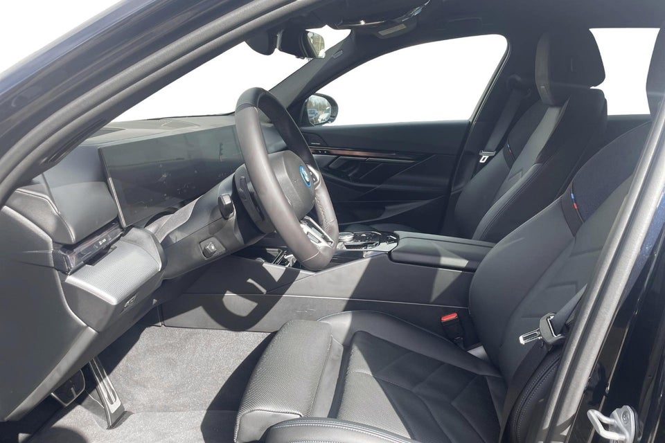 BMW i5 eDrive40 Fully Charged 4d