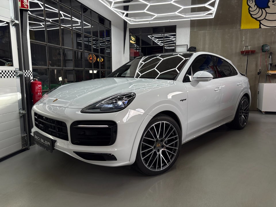 Porsche Cayenne 3,0 E-Hybrid Platinum Edition Coupé Tiptr. 5d