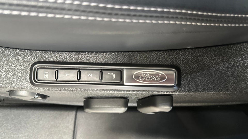 Ford Explorer 82 Premium Extended Range 5d