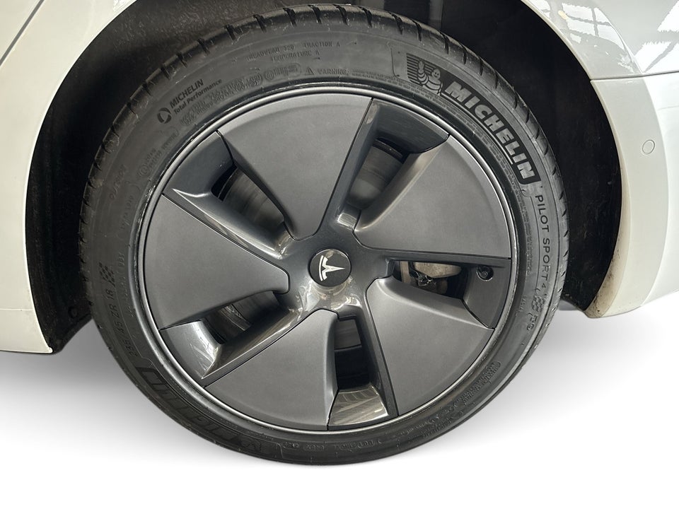 Tesla Model 3 Long Range AWD 4d