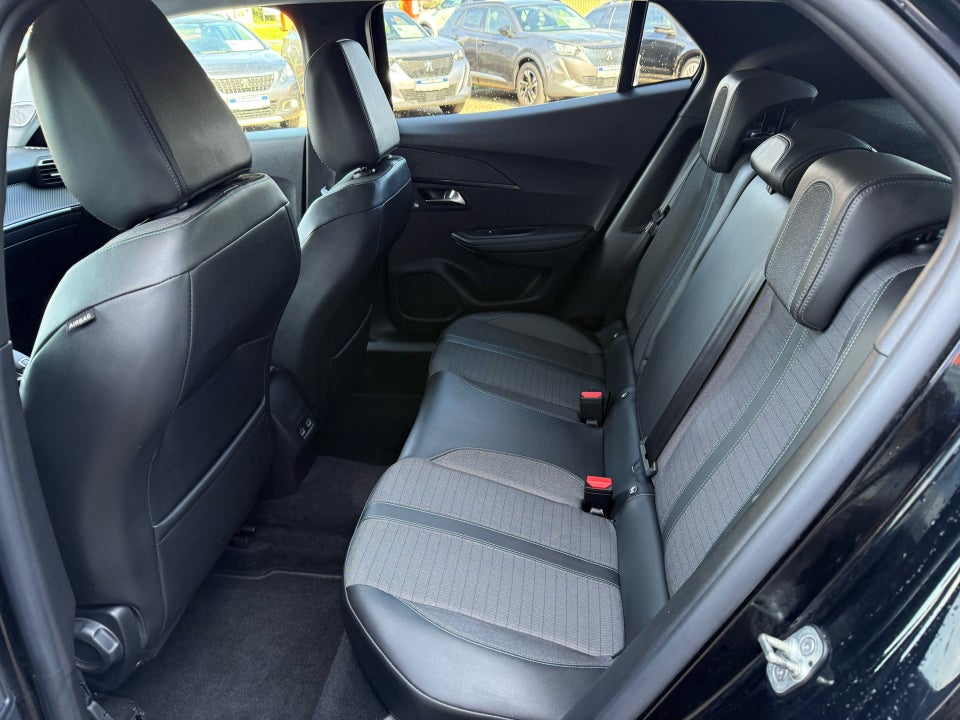 Peugeot 2008 1,2 PureTech 130 Sportium EAT8 5d