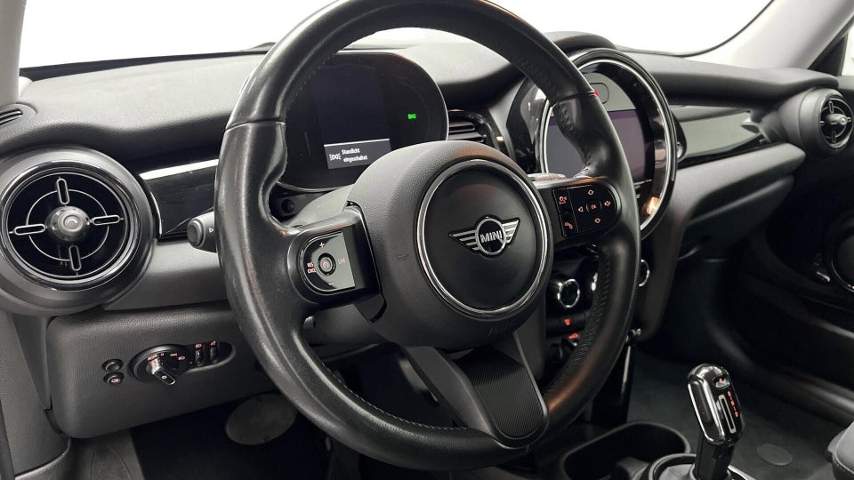 MINI Cooper SE Essential 3d