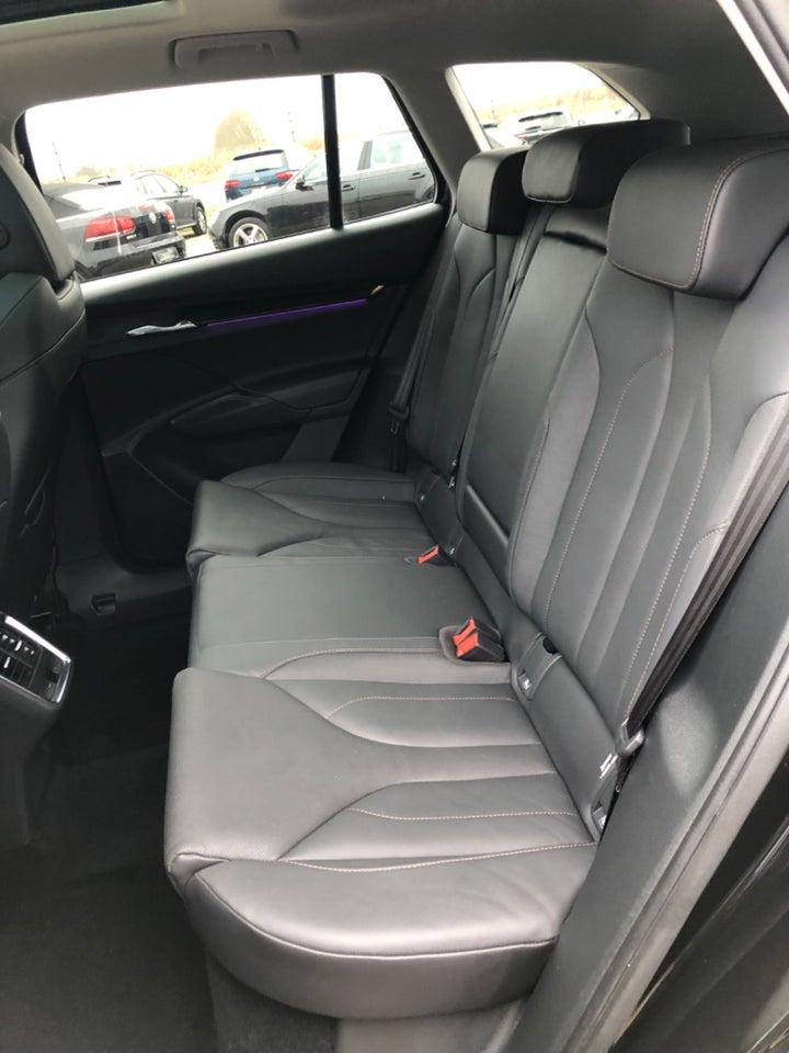 Skoda Enyaq 80x iV Suite 5d