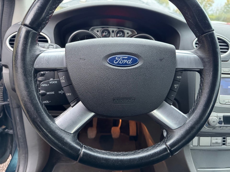 Ford Focus 1,6 Titanium 5d