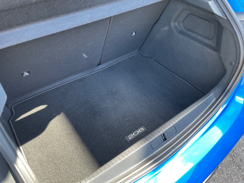 Peugeot 208 1,5 BlueHDi 100 Allure Sky 5d