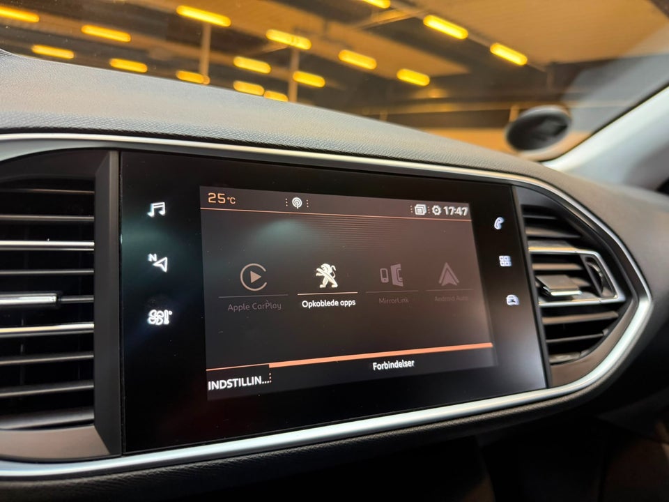 Peugeot 308 1,2 PureTech 130 Selection Sky SW 5d