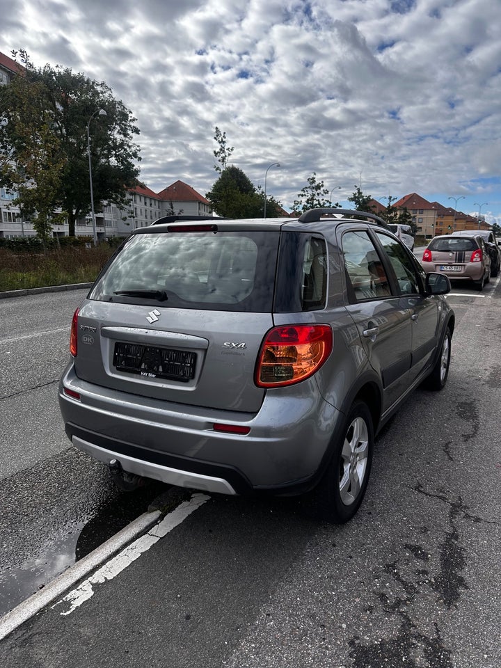 Suzuki SX4 1,6 CombiBack GLX aut. 5d
