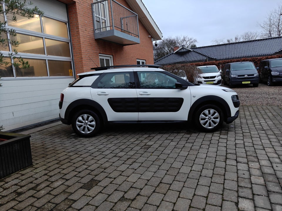 Citroën C4 Cactus 1,6 BlueHDi 100 Feel Van 5d