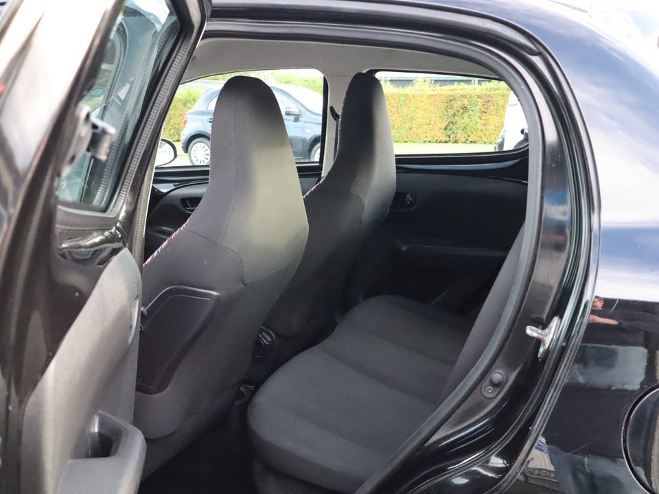 Citroën C1 1,0 VTi Street+ 5d