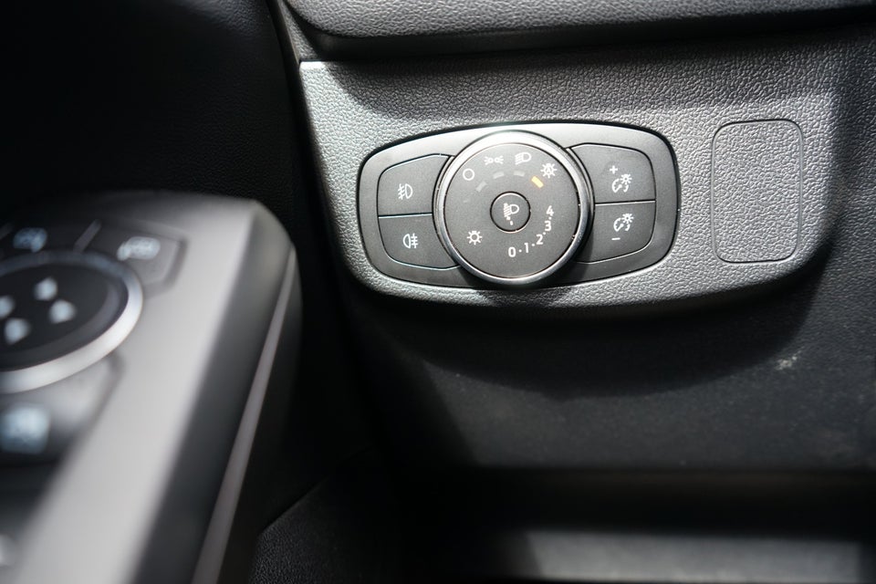Ford Focus 1,5 EcoBlue Titanium Business Van 5d