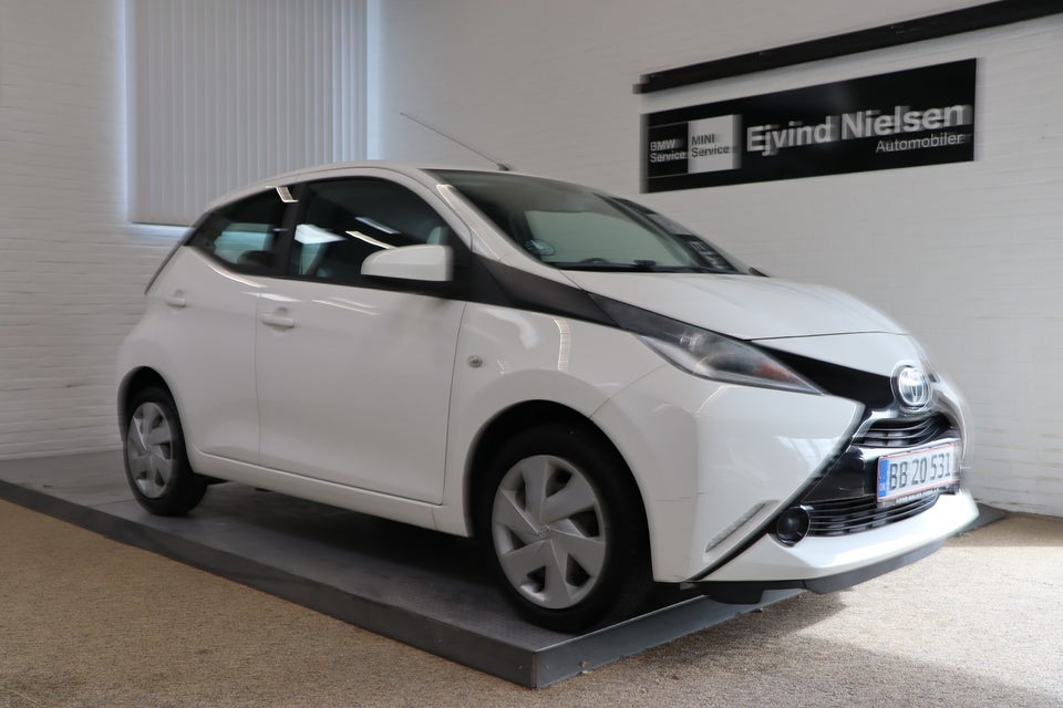 Toyota Aygo 1,0 VVT-i x-wave x-shift 5d