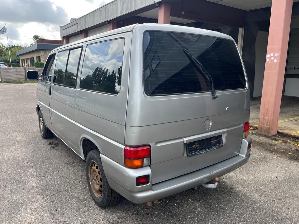 VW Caravelle 2,5 TDi 102 10prs 5d