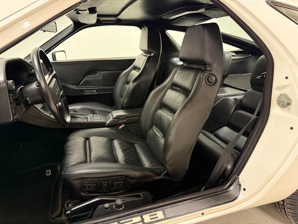 Porsche 928 4,7 S 3d