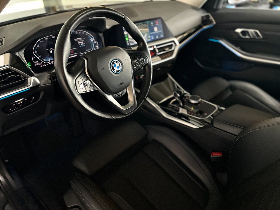 BMW 330e 2,0 Touring Sport Line aut. 5d