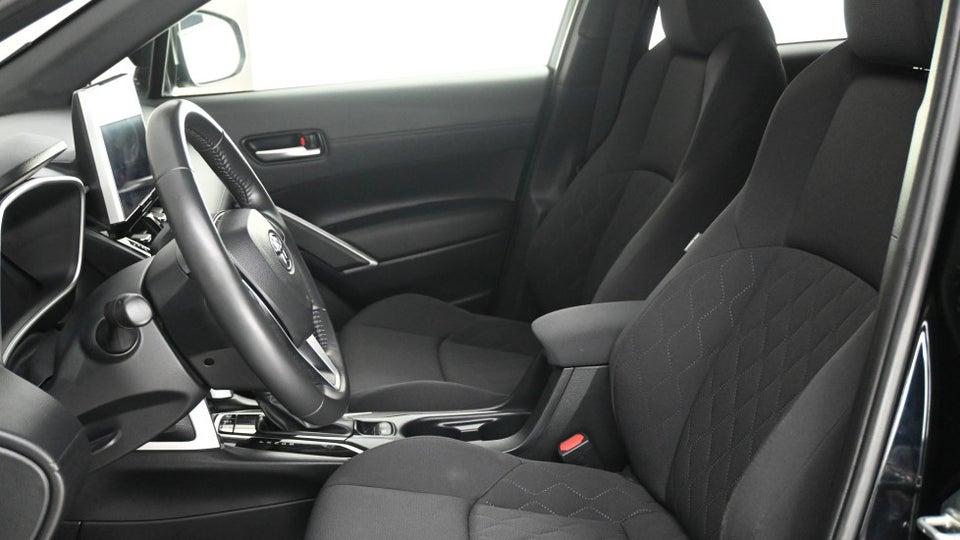 Toyota Corolla Cross 2,0 Hybrid Style CVT 5d