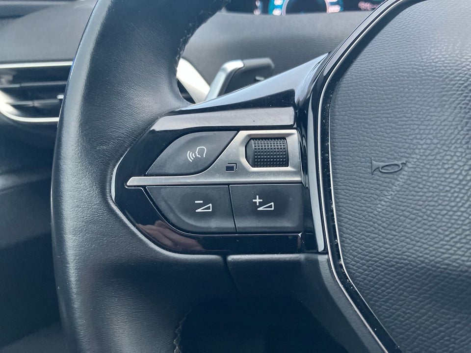 Peugeot 3008 1,6 Hybrid Allure EAT8 5d