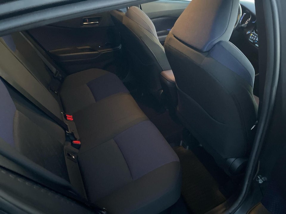 Toyota C-HR 1,8 Hybrid C-ULT CVT 5d