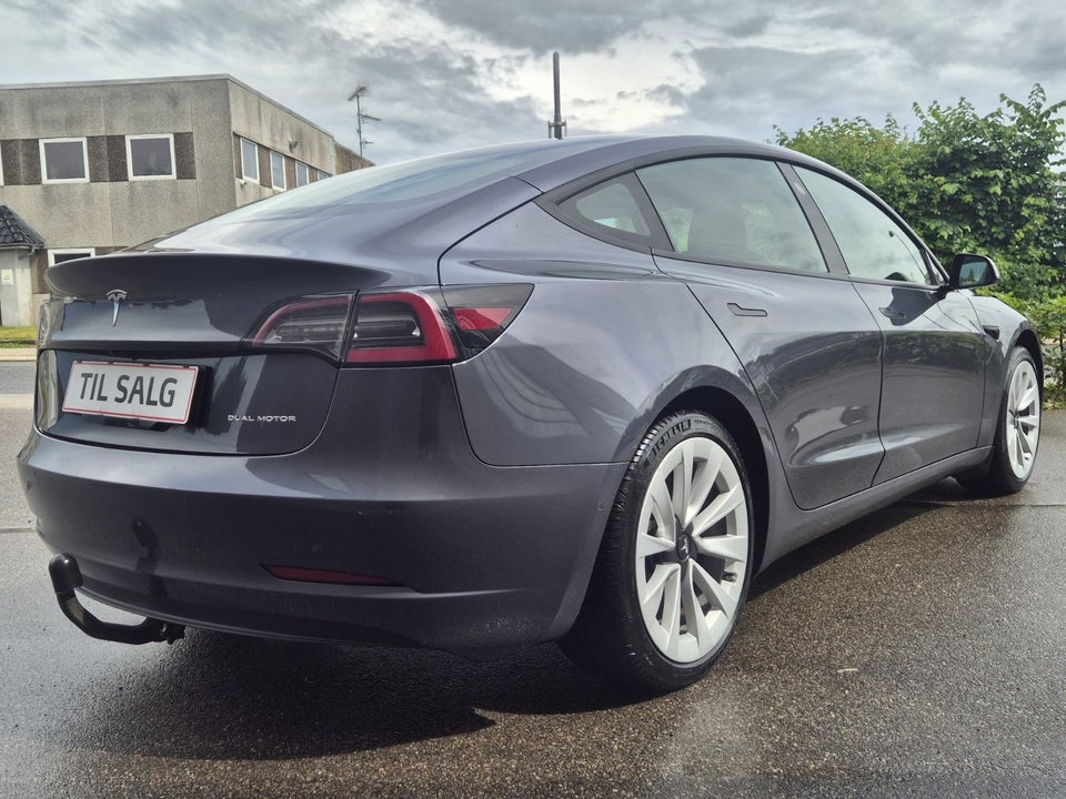 Tesla Model 3 Long Range AWD 4d