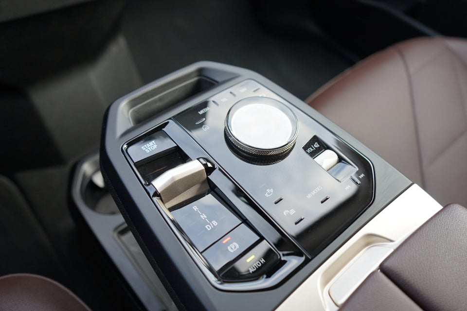 BMW iX xDrive40 Sport 5d