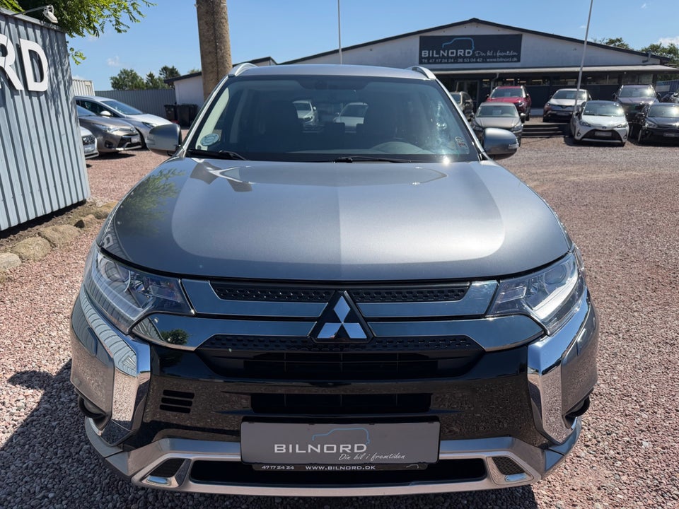 Mitsubishi Outlander 2,4 PHEV Inform CVT 4WD 5d