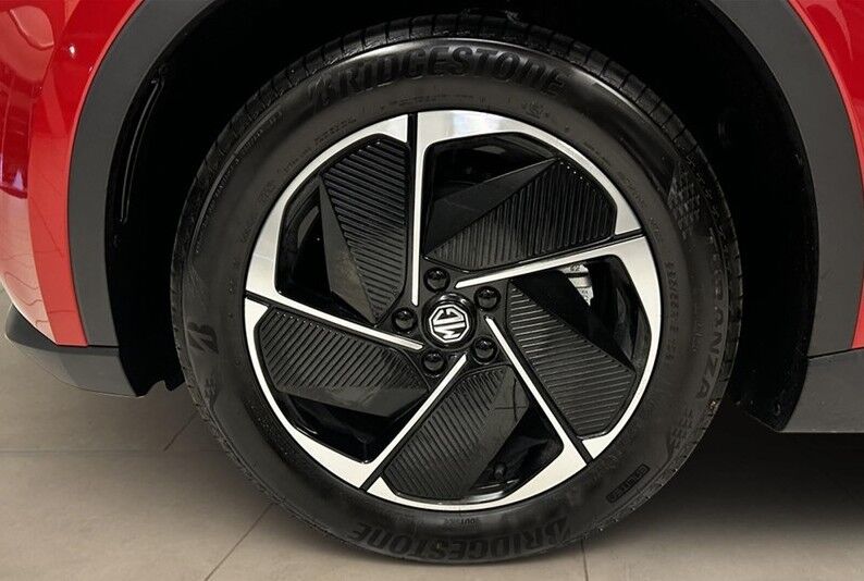 MG MGS5 64 Luxury 5d