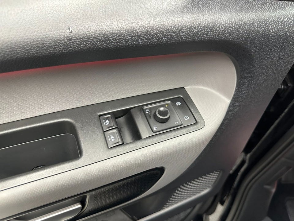 VW ID.Buzz 77 Pro SWB 5d