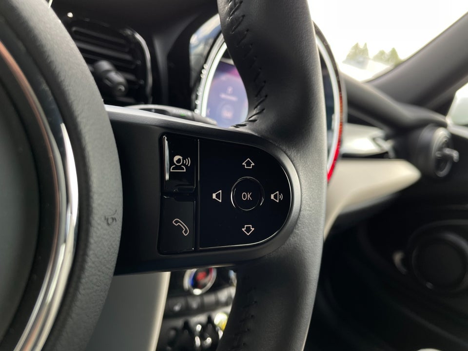 MINI Cooper SE Classic Trim 3d