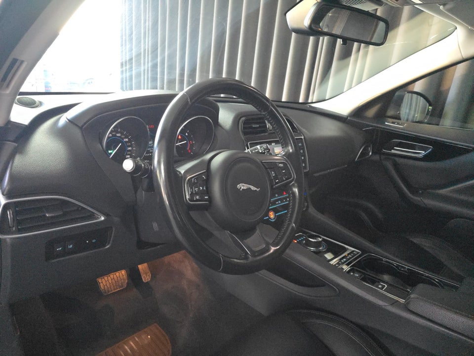 Jaguar F-Pace 2,0 D180 Pure aut. AWD 5d