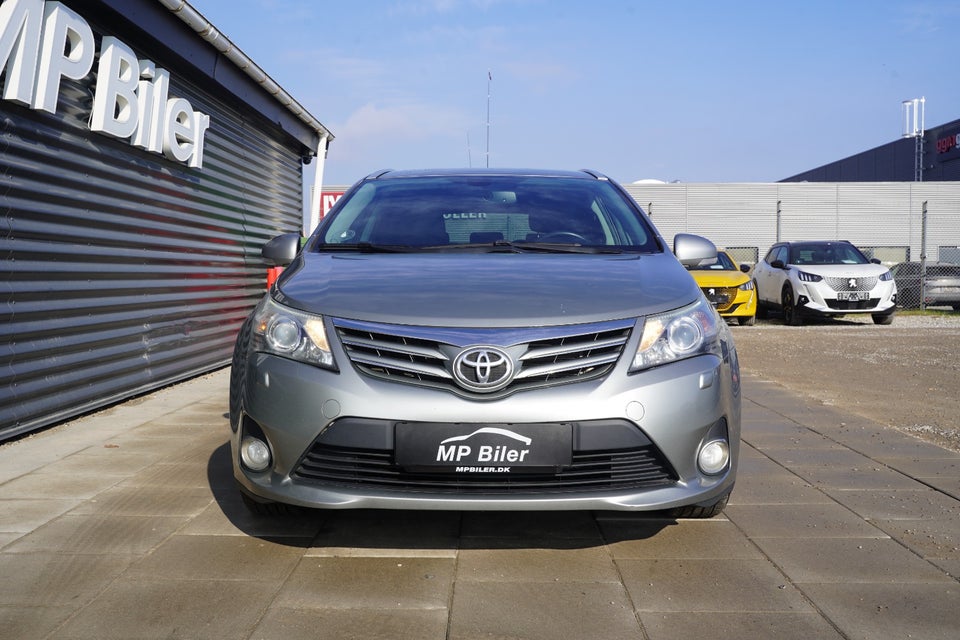 Toyota Avensis 1,8 VVT-i T2 Premium stc. 5d