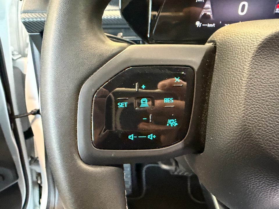 Ford Explorer 77 Premium Extended Range 5d