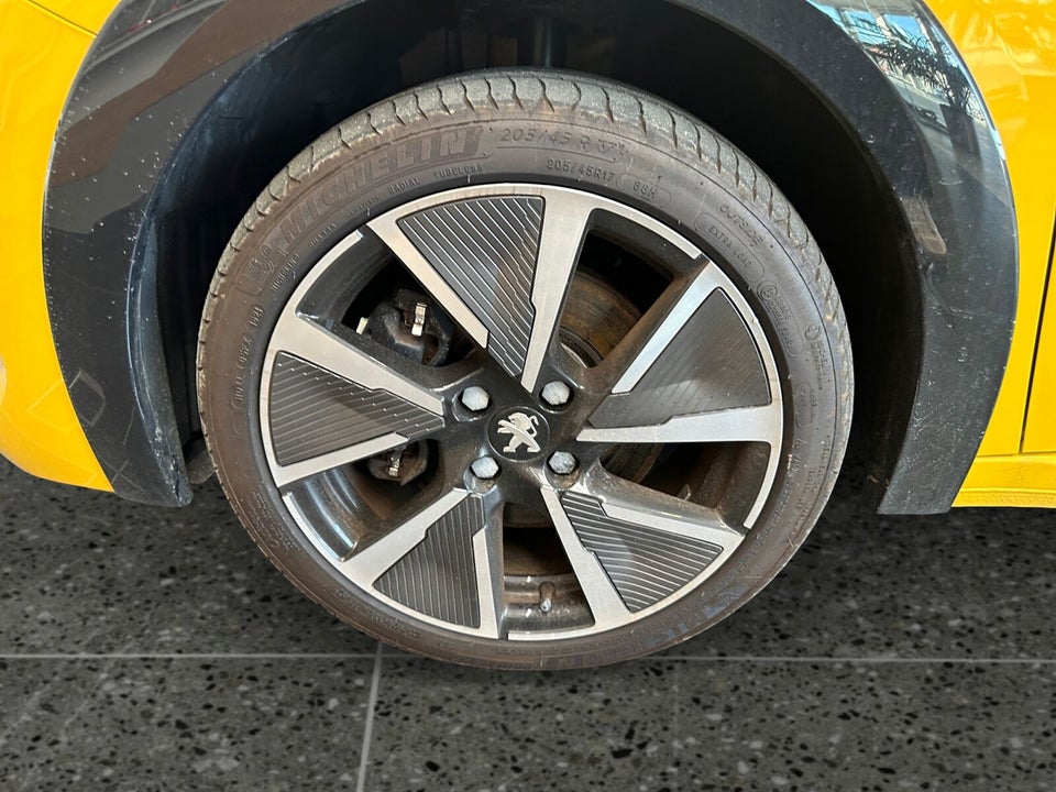 Peugeot e-208 50 GT 5d