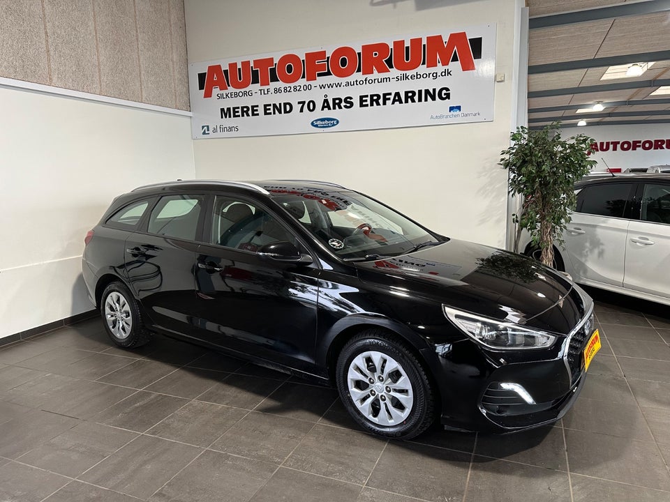 Hyundai i30 1,0 T-GDi Life Komfort stc. Van 5d