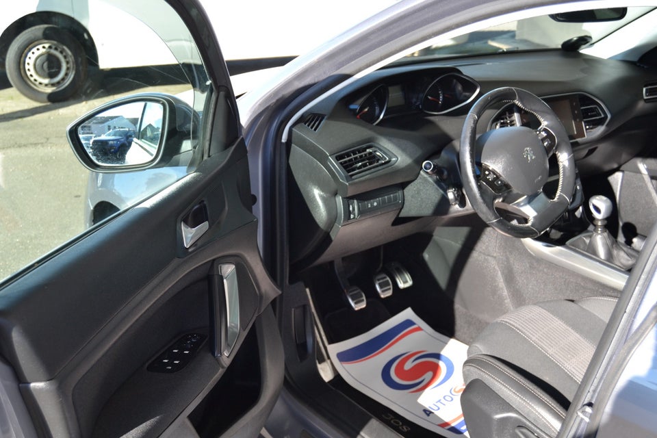 Peugeot 308 1,6 BlueHDi 120 Allure Sky SW 5d