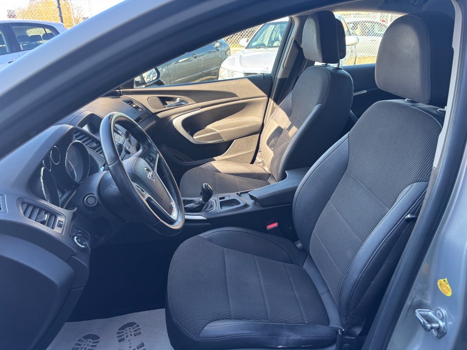 Opel Insignia 1,8 Edition 4d