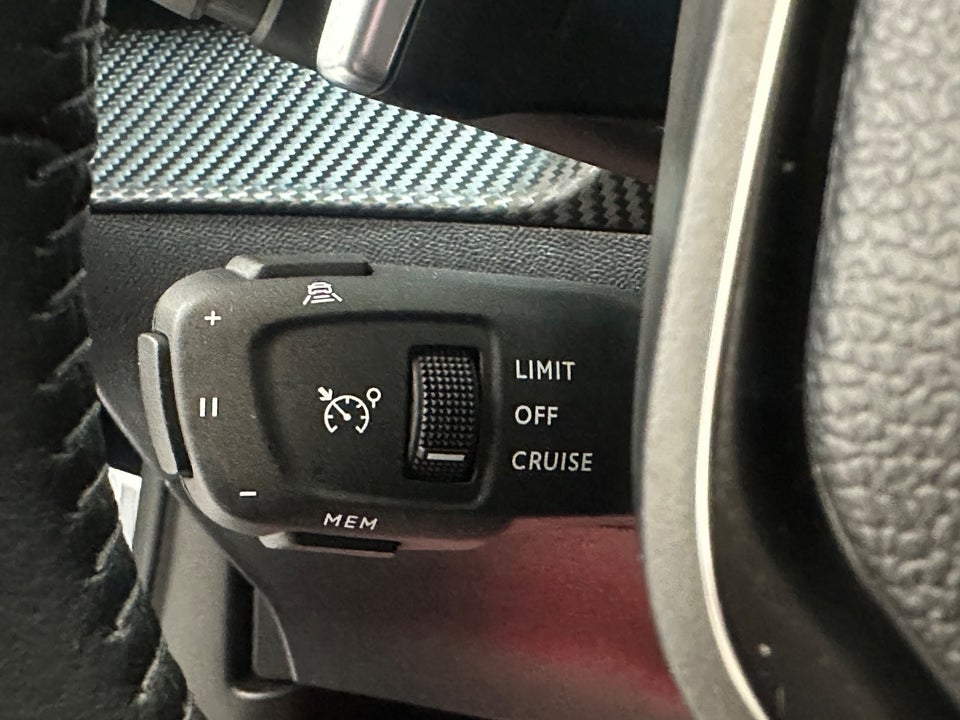 Peugeot 2008 1,2 PureTech 130 First Selection EAT8 5d