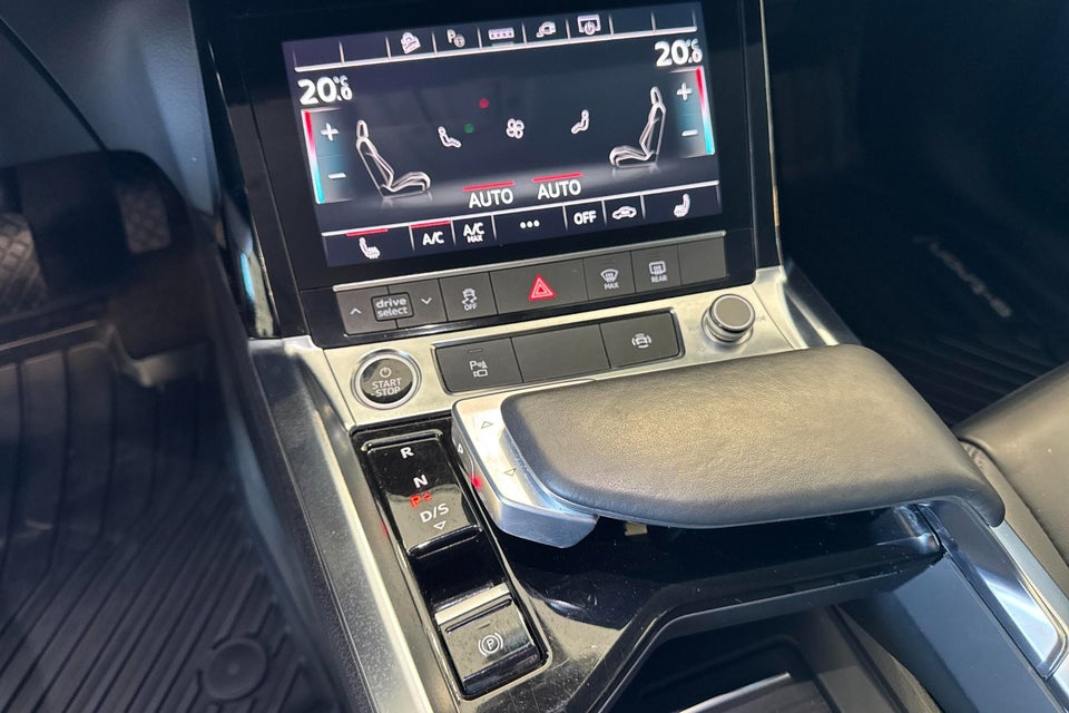 Audi e-tron 55 quattro 5d