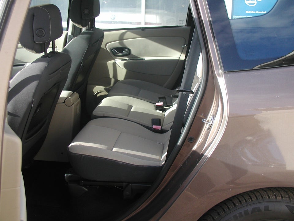 Renault Grand Scenic III 1,9 dCi 130 Dynamique 7prs 5d