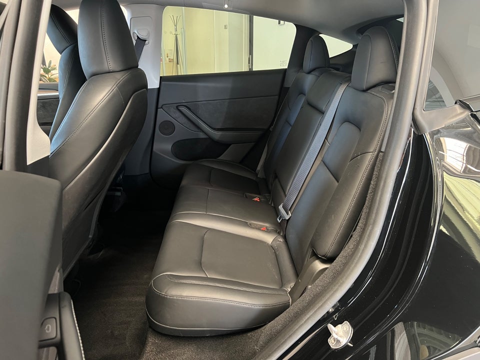 Tesla Model Y RWD 5d