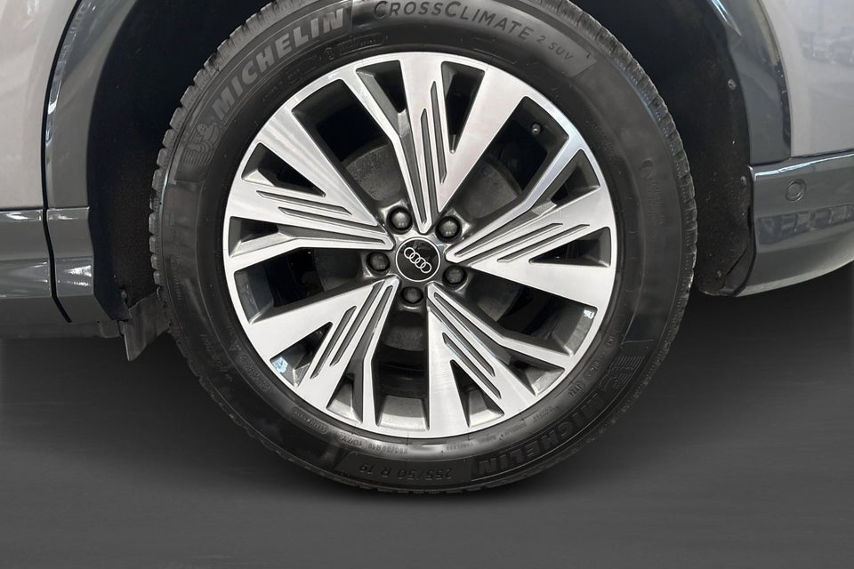 Audi Q4 e-tron 45 Progress 5d