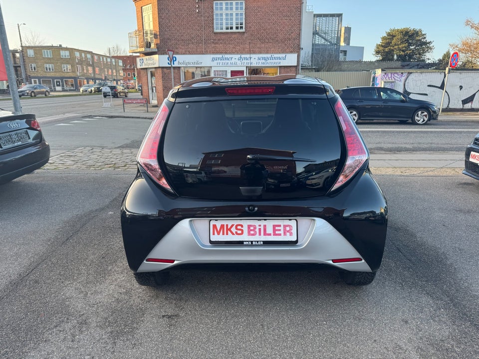 Toyota Aygo 1,0 VVT-i x-black II 5d