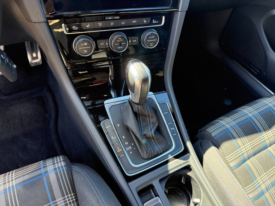 VW Golf VII 1,4 GTE DSG 5d