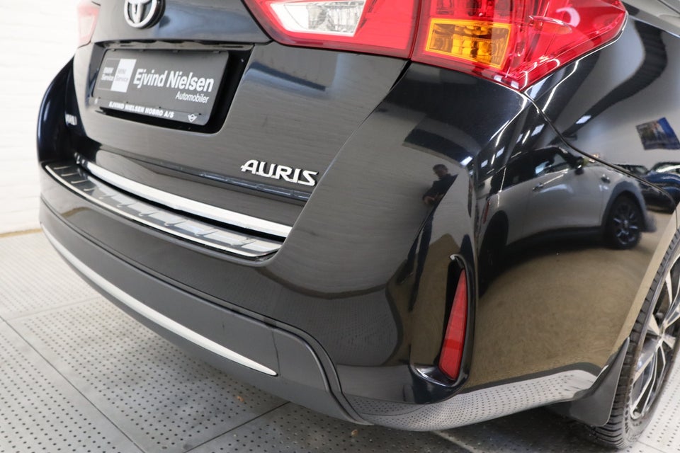 Toyota Auris 1,6 T2+ Comfort Touring Sports 5d