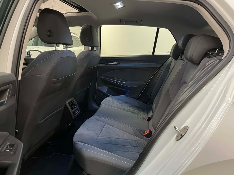 VW Golf VIII 1,4 eHybrid DSG 5d