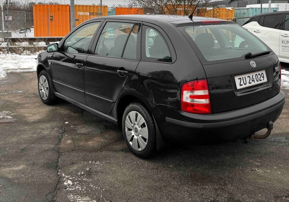 Skoda Fabia 1,4 16V 75 Ambiente Combi 5d