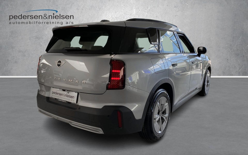 MINI Countryman E Essential Trim XS 5d