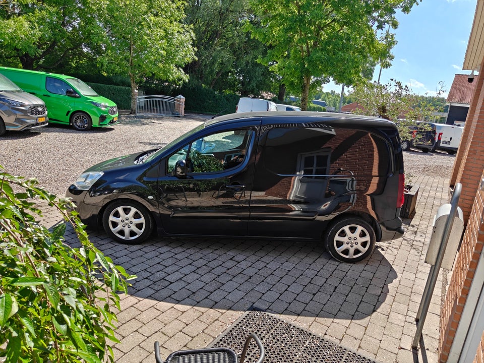 Peugeot Partner 1,6 BlueHDi 100 L1 Premium ESG Van 5d
