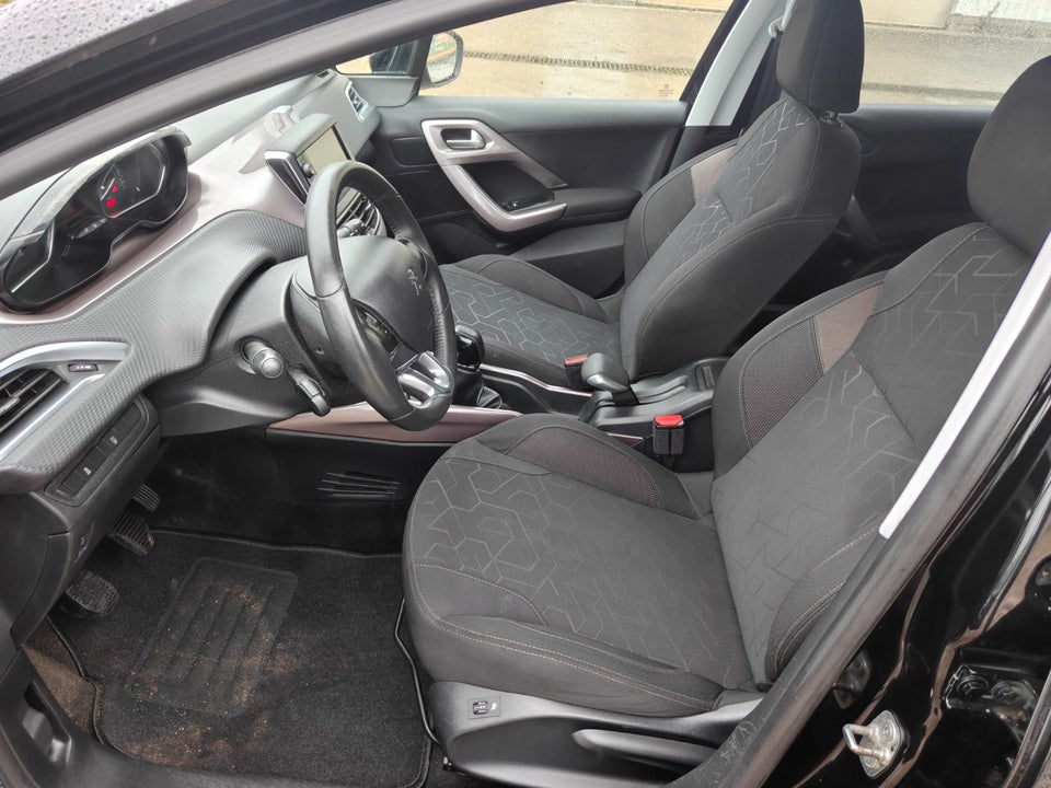 Peugeot 2008 1,2 VTi 82 Allure 5d