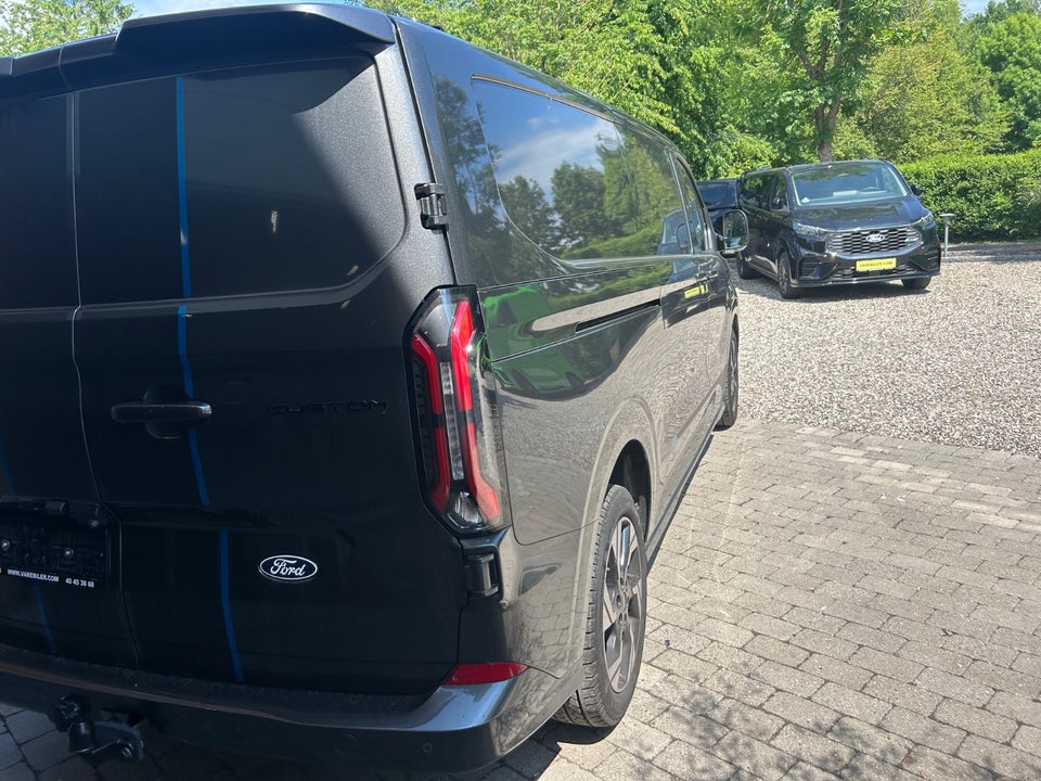 Ford Transit Custom 320 L2 2,0 EcoBlue Sport aut.