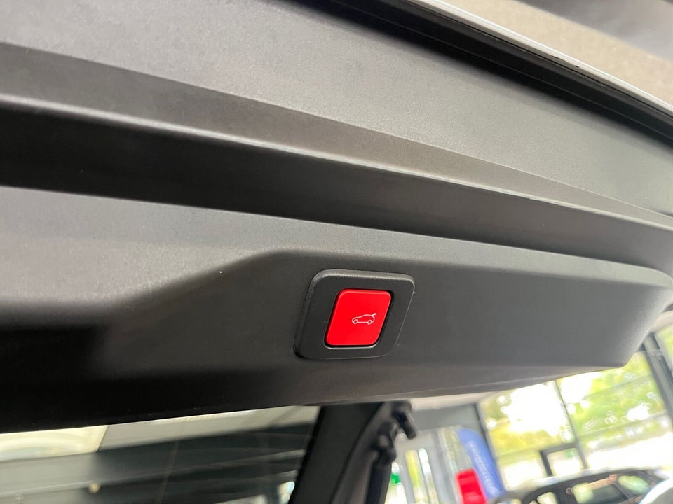 Peugeot e-3008 77 GT Pack 5d